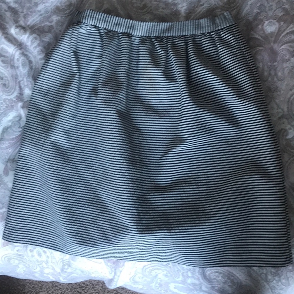 Alice and Olivia high waisted skirt - runs small!